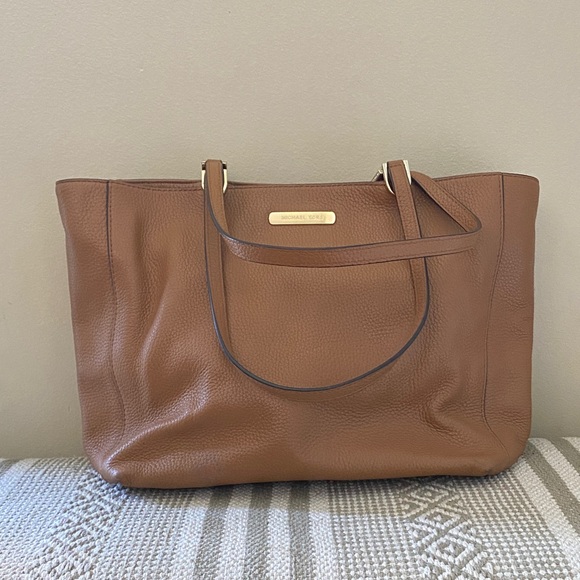 Micheal Kors brown pebble leather large tote. Minimalist quiet luxury old money - Picture 1 of 12